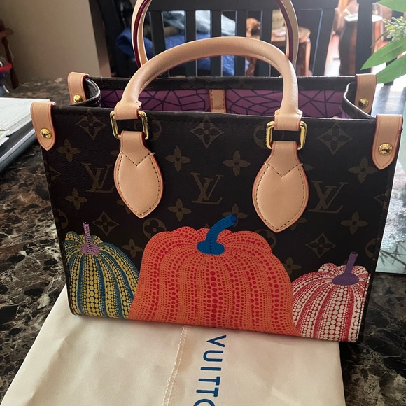 Tote Bag New Condition - Picture 2 of 8